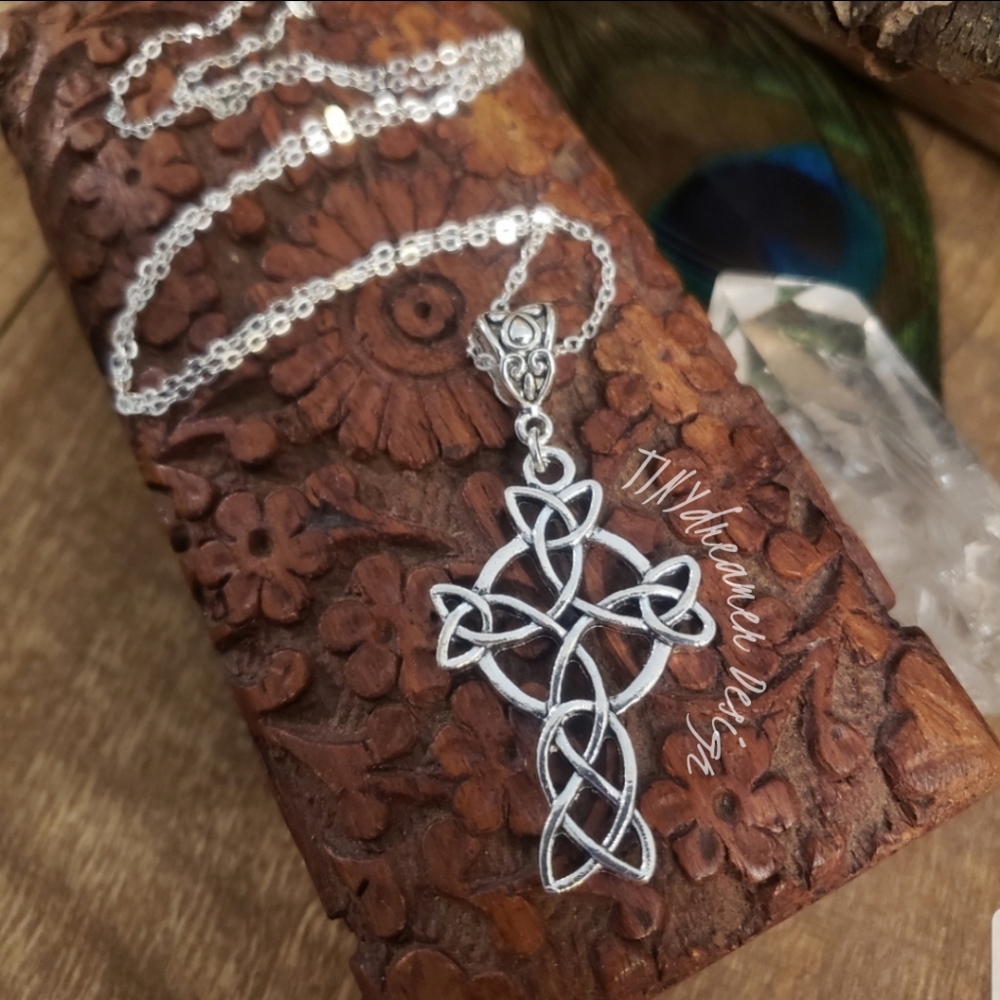Celtic Cross Pendant 925 Silver Necklace Celtic Knot Circle Loop Eternity Symbol - Picture 1 of 11
